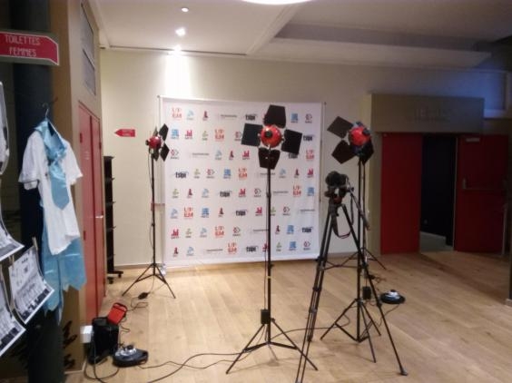 Stand Photo